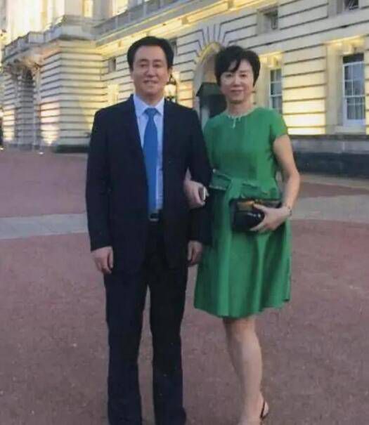 意媒Calciomercato消息，罗马正在转会市场上寻找中后卫引援，他们与博努奇的谈判已经进入后期阶段。